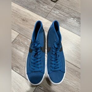 Blue High-Top Sneakers Nike with Black Accents